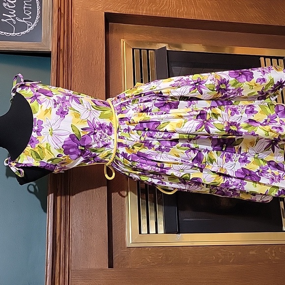 NWOT Unique Vintage Purple Yellow Floral Print Hamilton Swing Dress Size XS/Sm - Picture 6 of 9